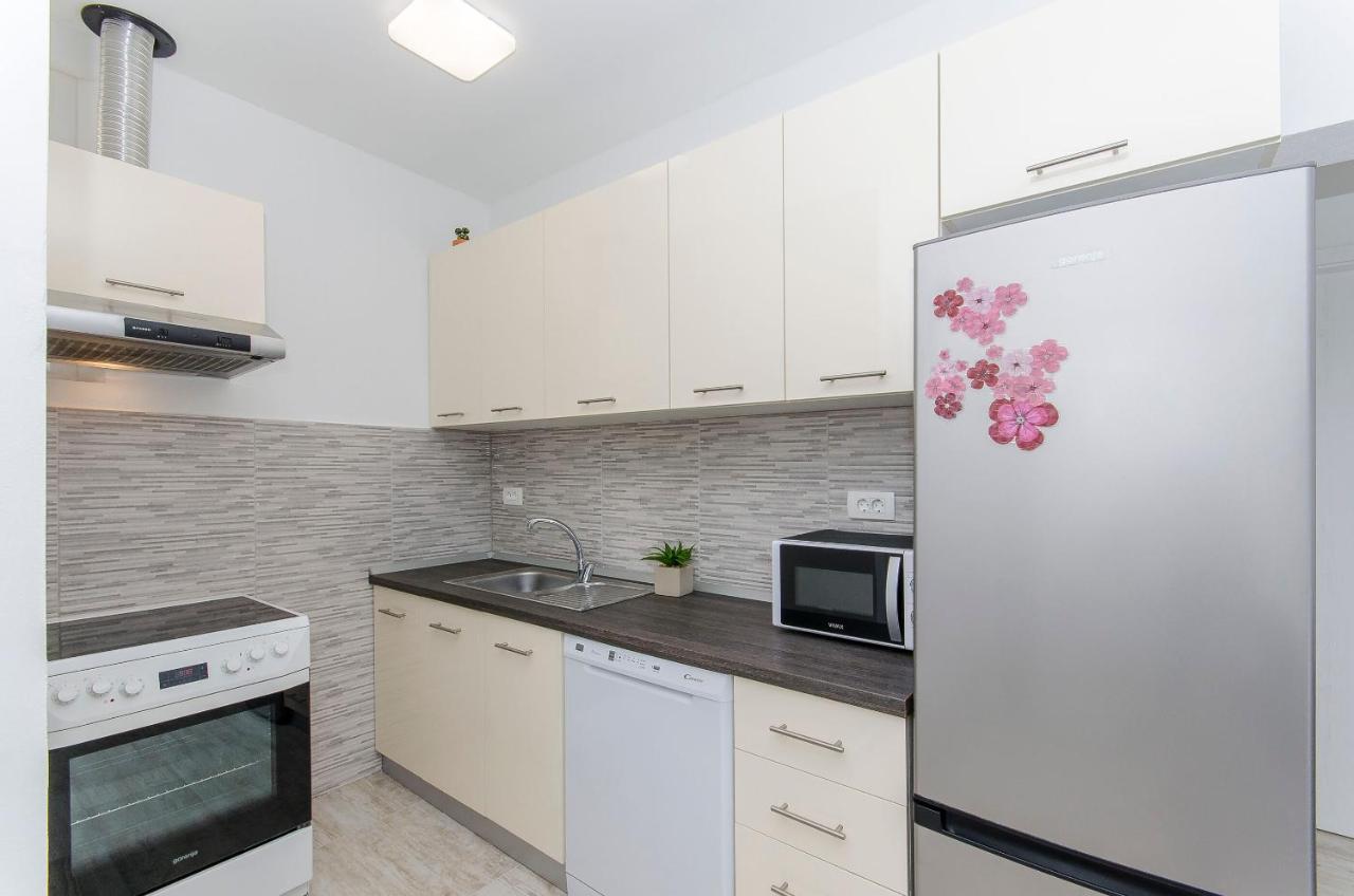 Apartment Paradise Postira